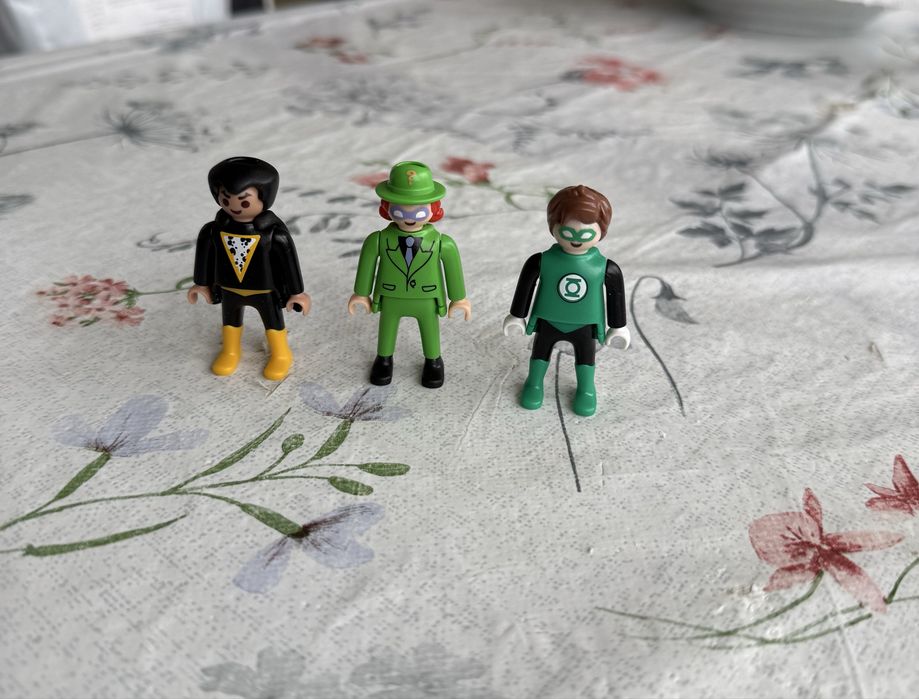 Kinder DC comics фигурки