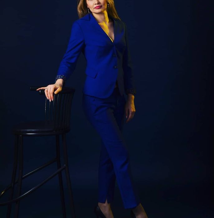 Костюм синий офисный