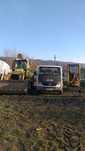 Executam săpături. Miniexcavator și  Buldoexcavator
