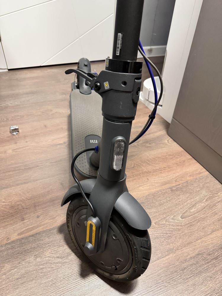 Электросамокат Xiaomi Electric Scooter 3