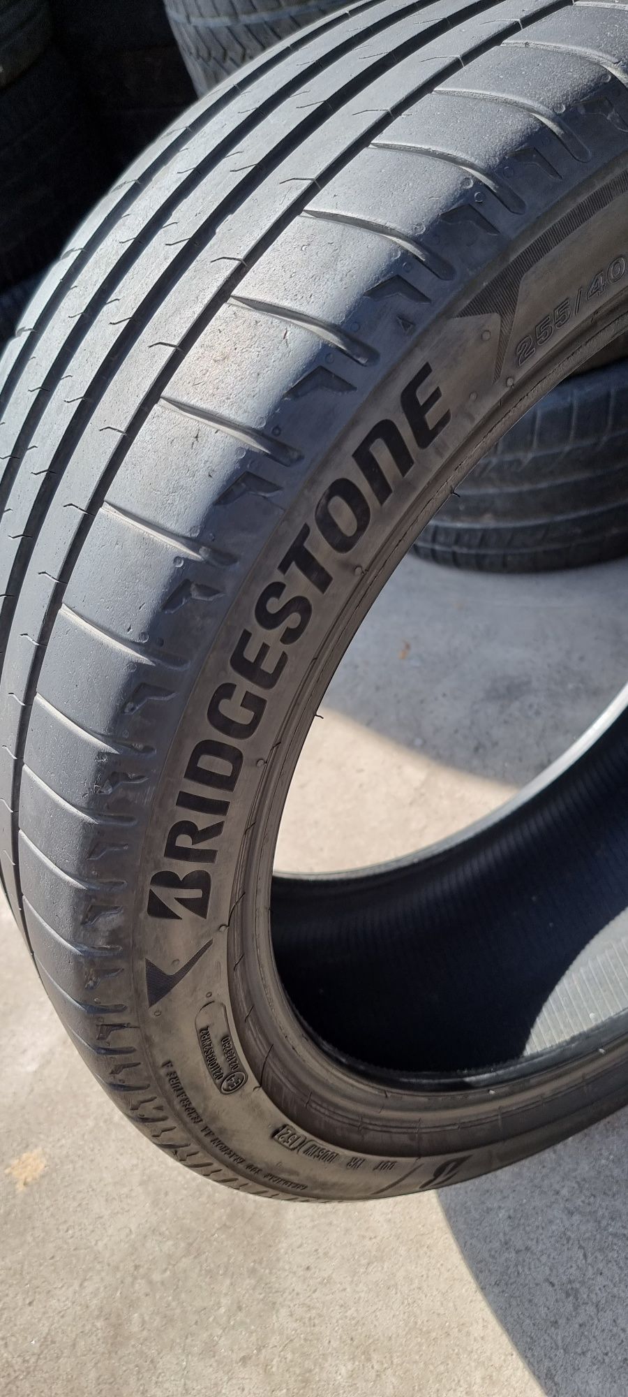 O anvelopa Bridgestone Potenza 255/40/20 ca NOU , DOT 1521