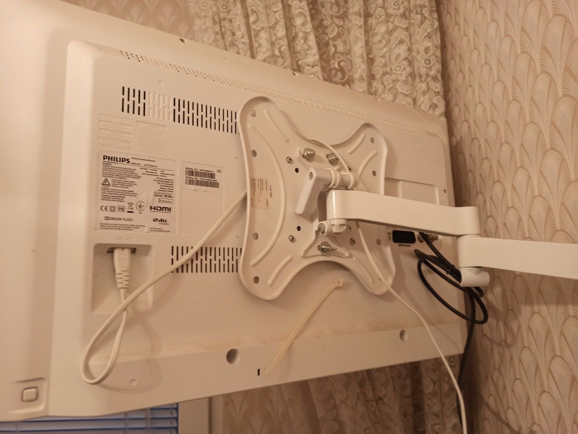 Продавам телевизор Philips