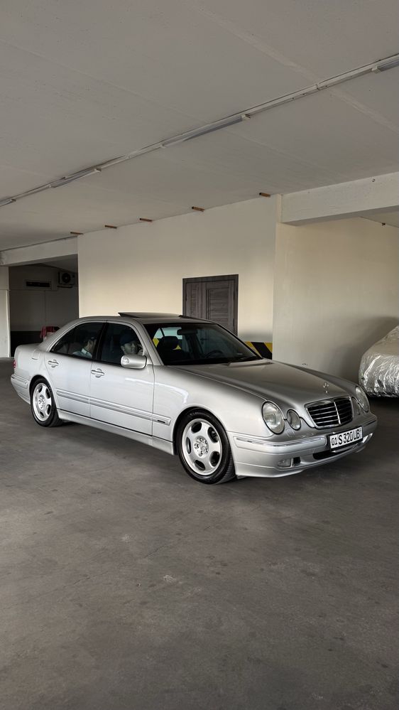 Mercedes benz w210 E320
