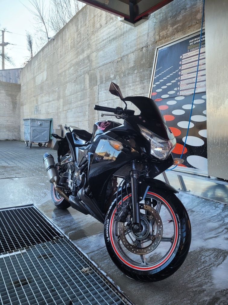 Honda cbr 250 din 2011