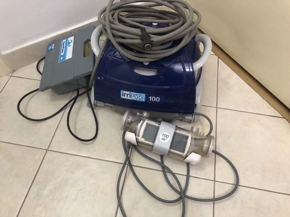 Robot aspirator curatare intretine piscina Irripool 100
