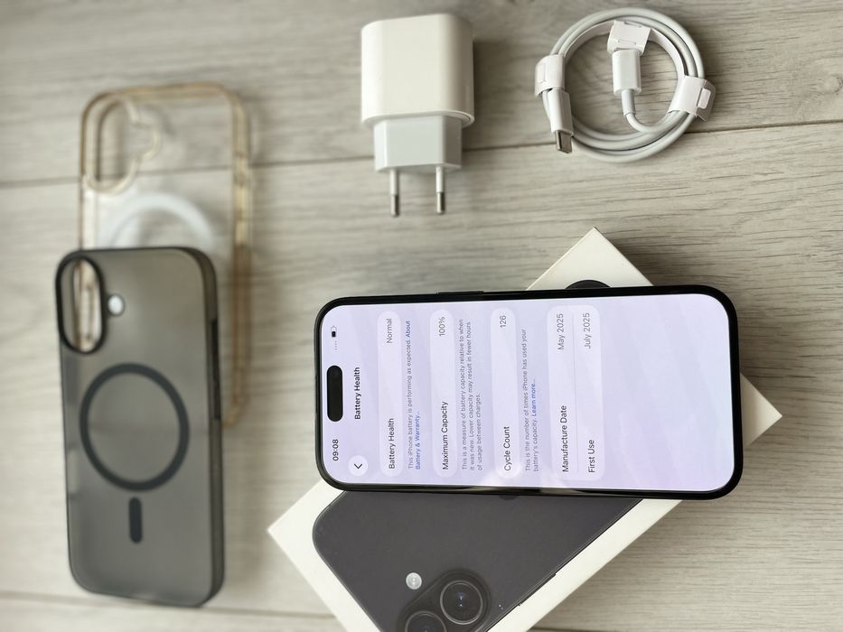 • Iphone 16 black  •  BATERIE 100% •