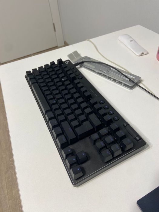 Клавиатура Logitech PRO x TKL