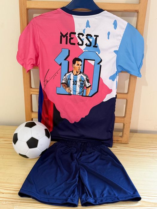 Compleu footbal copii Lamine Yamal, Mesi