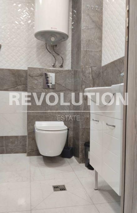 Тристаен апартамент в района на Младост!