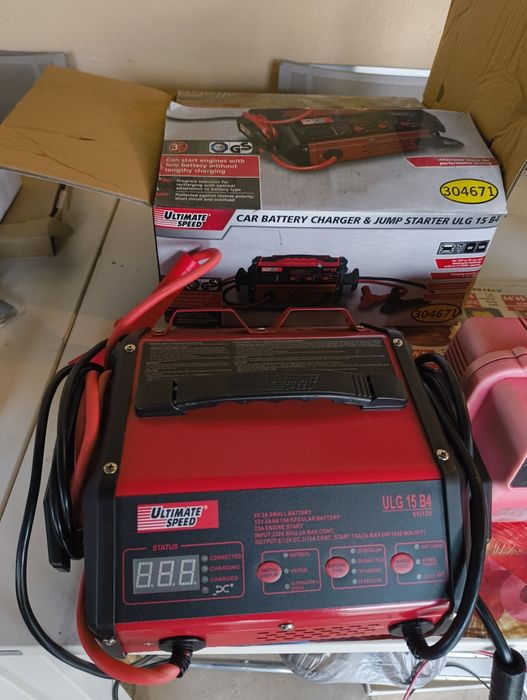 Încărcător baterii auto