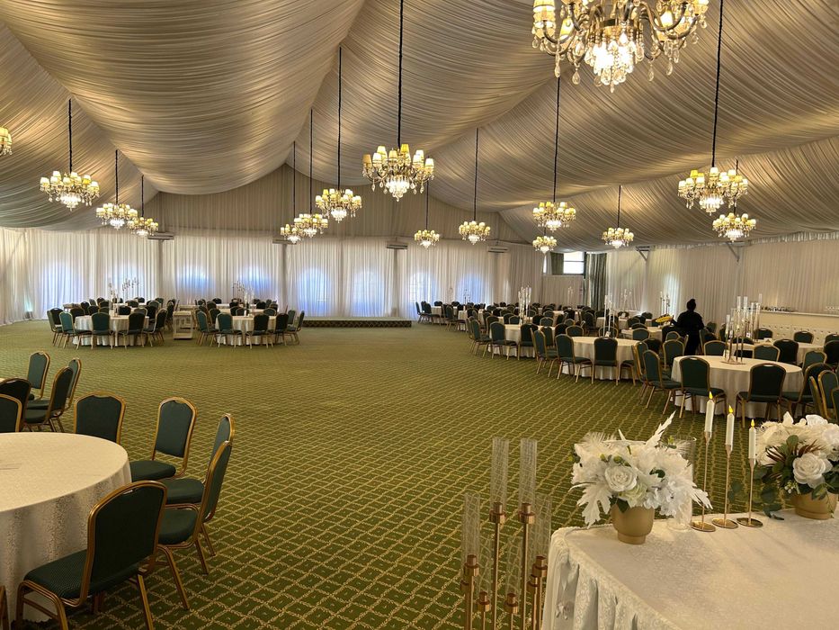 De vânzare: Cort de Evenimente Premium – 750 mp