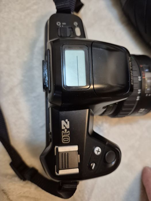 SLR Pentax Z10 cu doua obiective