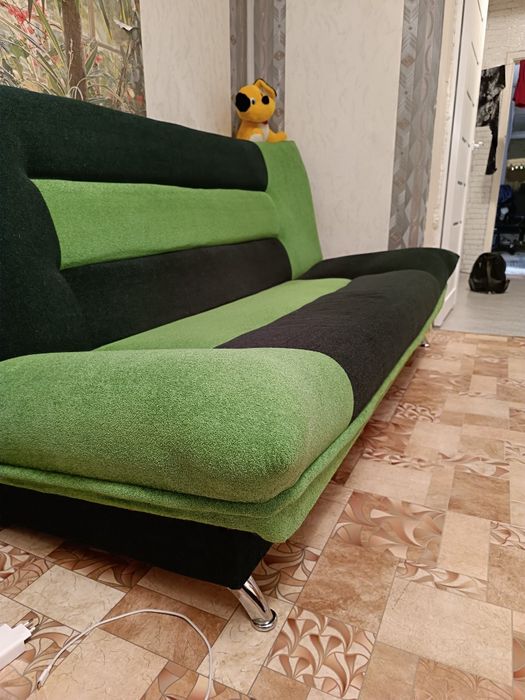 Продам диван, в отличном состоянии.