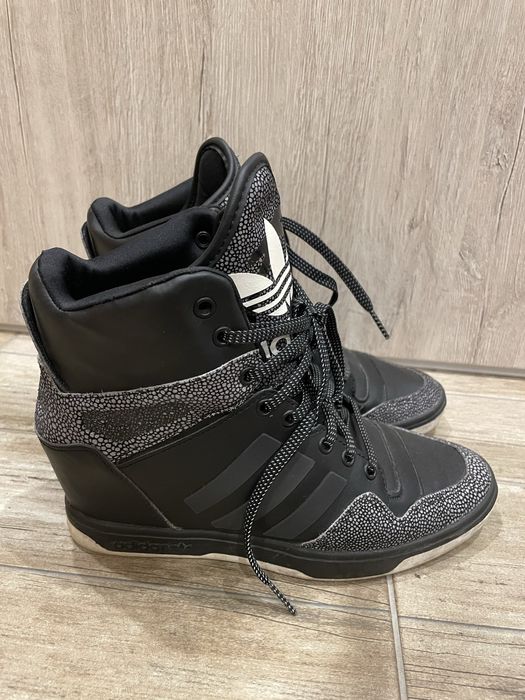 Кецове Adidas номер 39