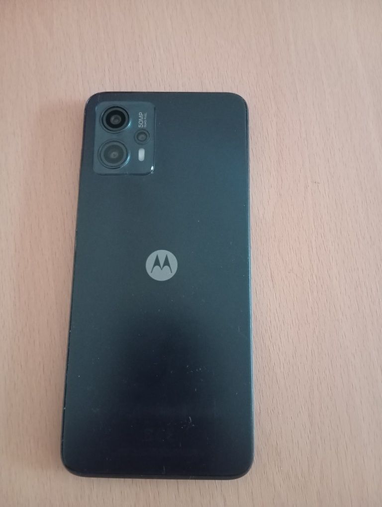 Смартфон Motorola G13