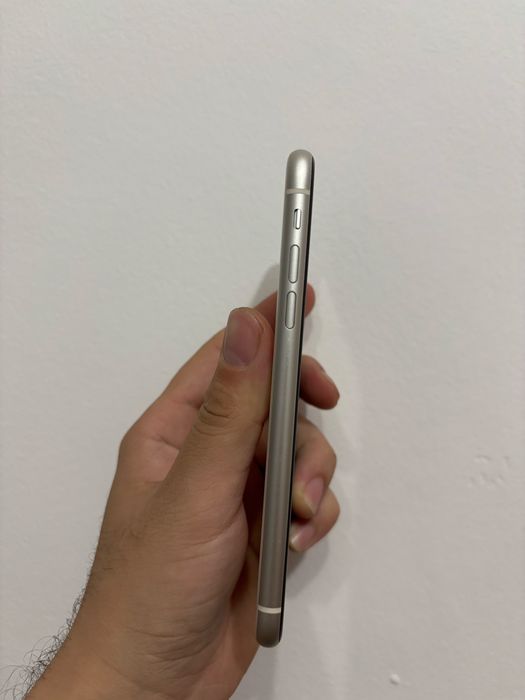 Айфон 11 128гб .