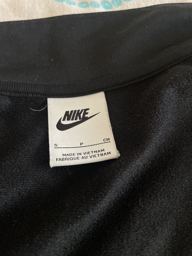 Bluza Nike pentru sport