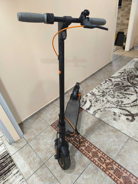 Продавам тротинетка segway f40