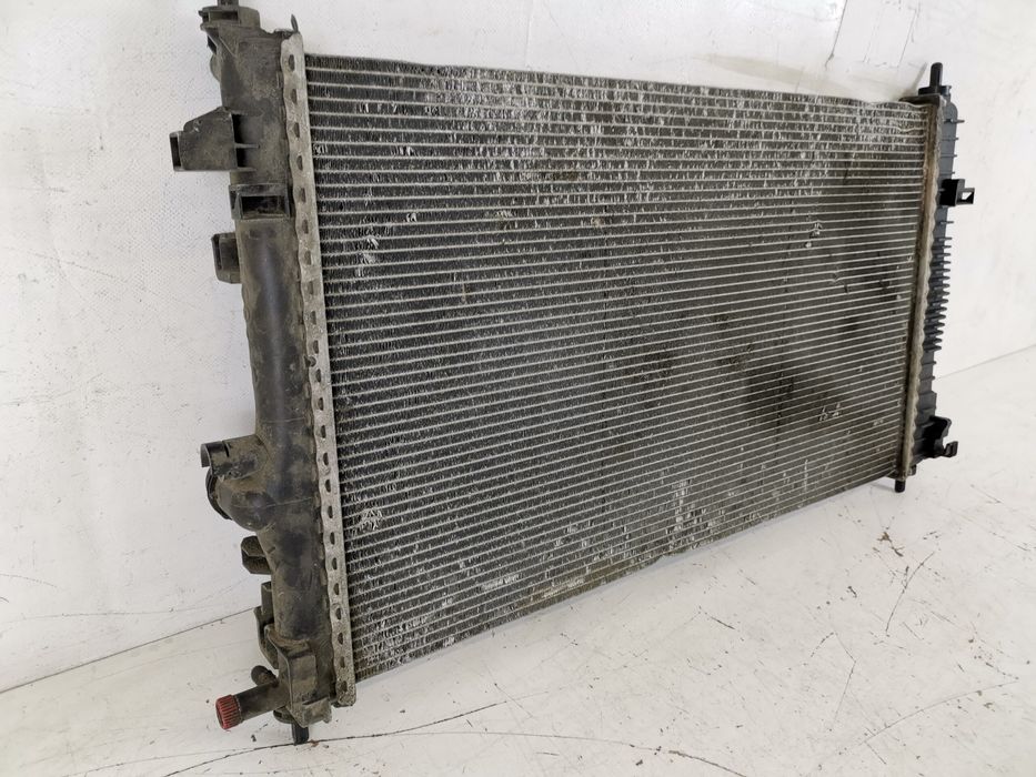 Воден радиатор 1.6 цди Опел Инсигния А [фейслифт] Оригинален Voden rad