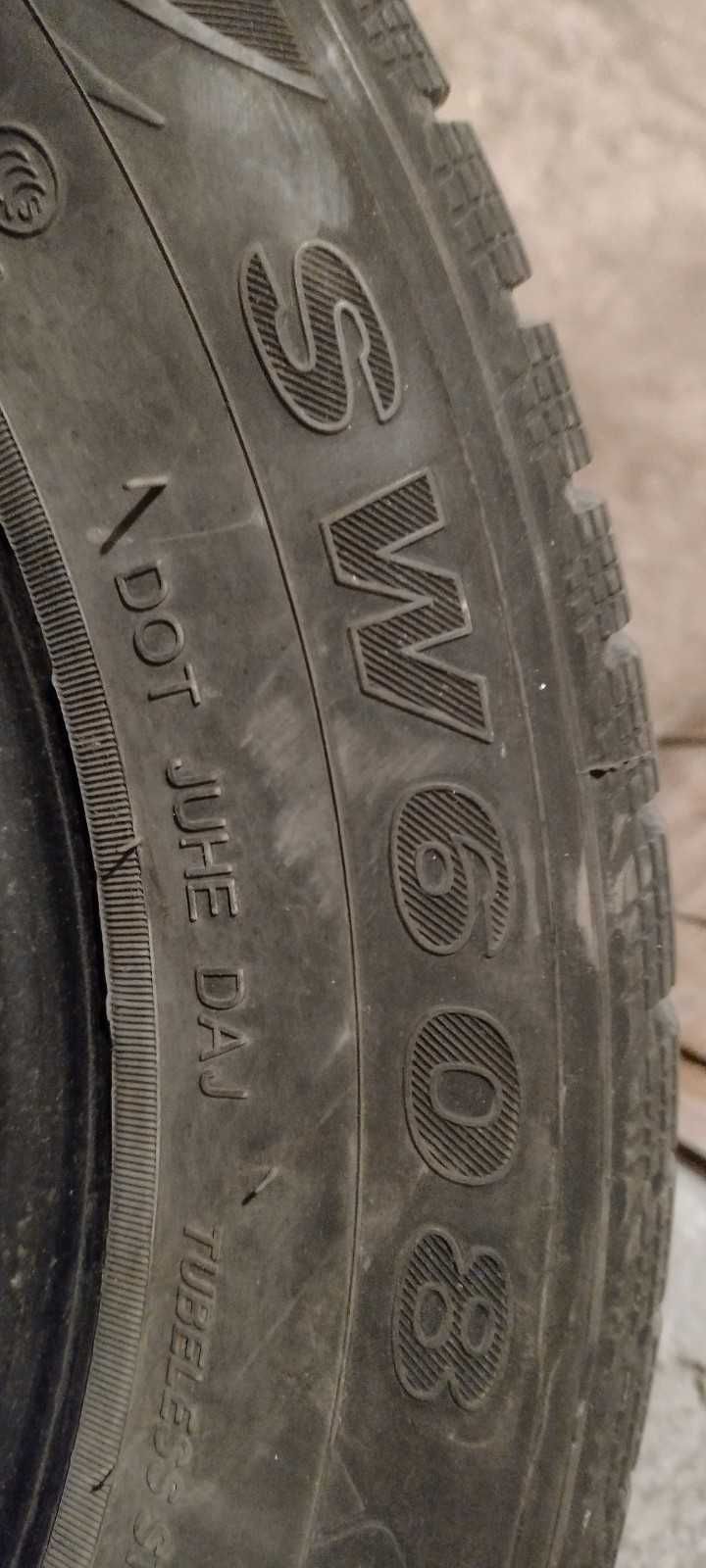 Зимни гуми 195/60R15