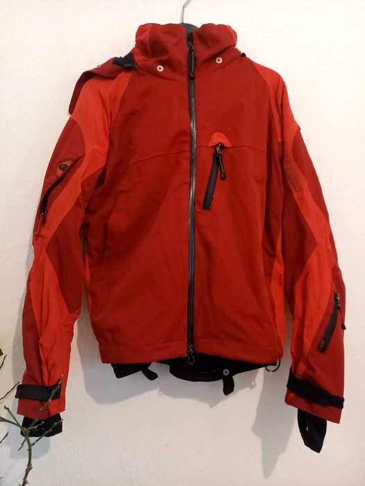 червено ски яке ziener