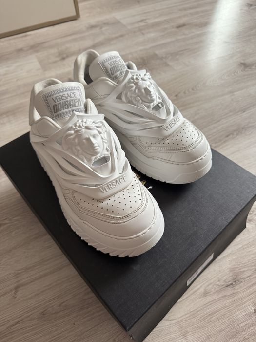 Vand Versace Odiseea