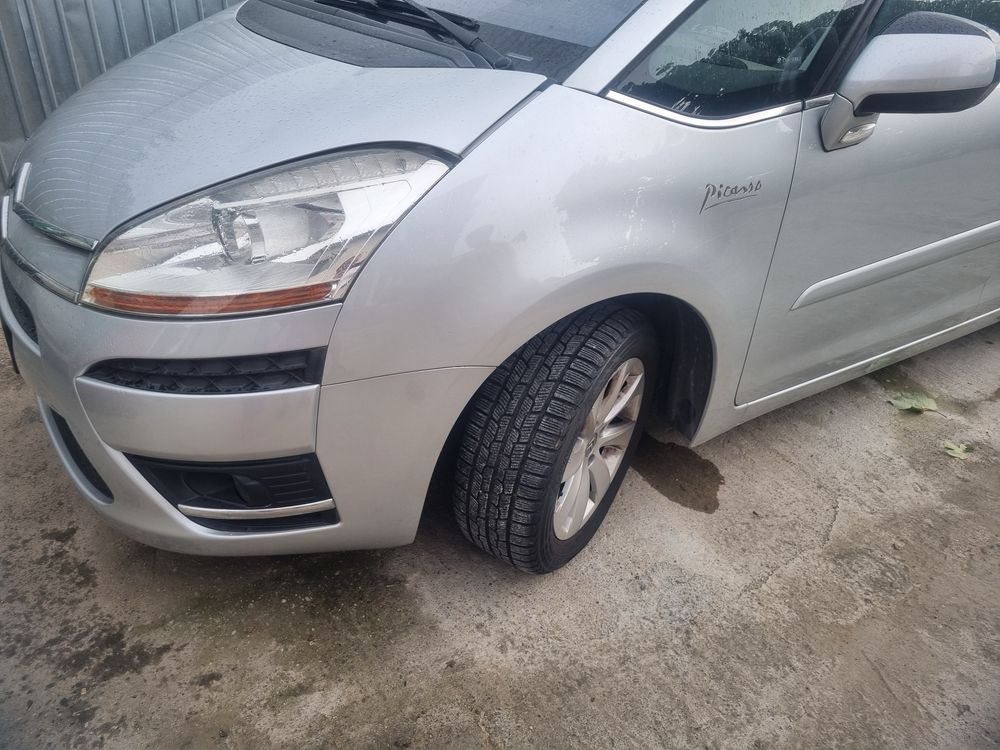 Aripă stanga /dreapta fata citroen c4 picaso