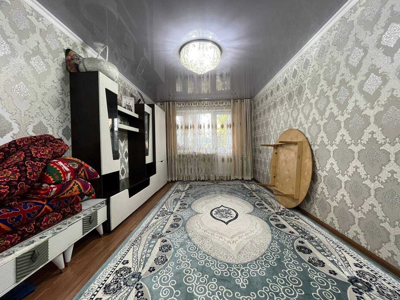 В центре, продается 3-х квартира, 6 мкр, 2/5, 1972 г/п, 62,9 кв.м.