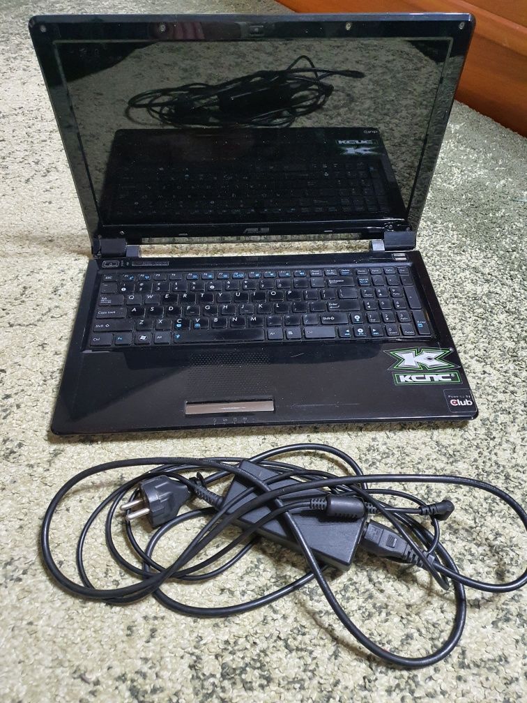 Laptop Asus cu incarcator