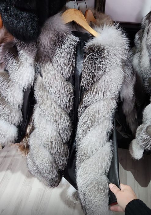 Haină din blană naturală de vulpe
