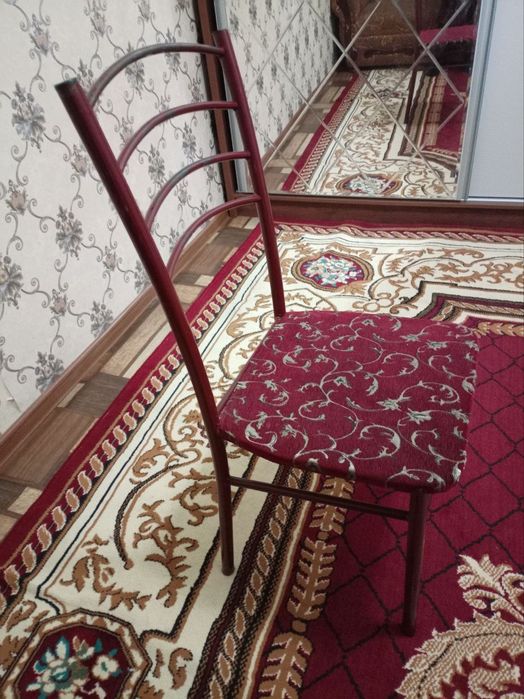 O'quv stoli va 2ta stuli