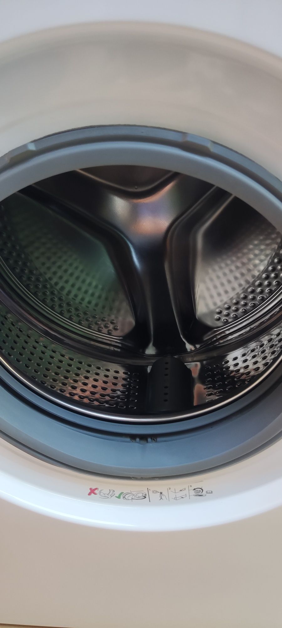 Пералня BEKO SLIM като нова.