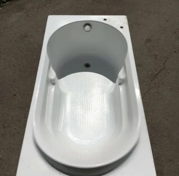 Продам новую ванну.