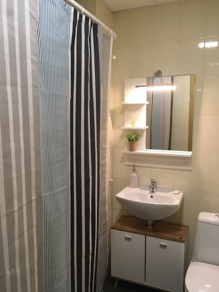 Дава се под наем Двустаен апартамент в Русе, Център - 69 кв.м за 346.8 € - Снимка #7