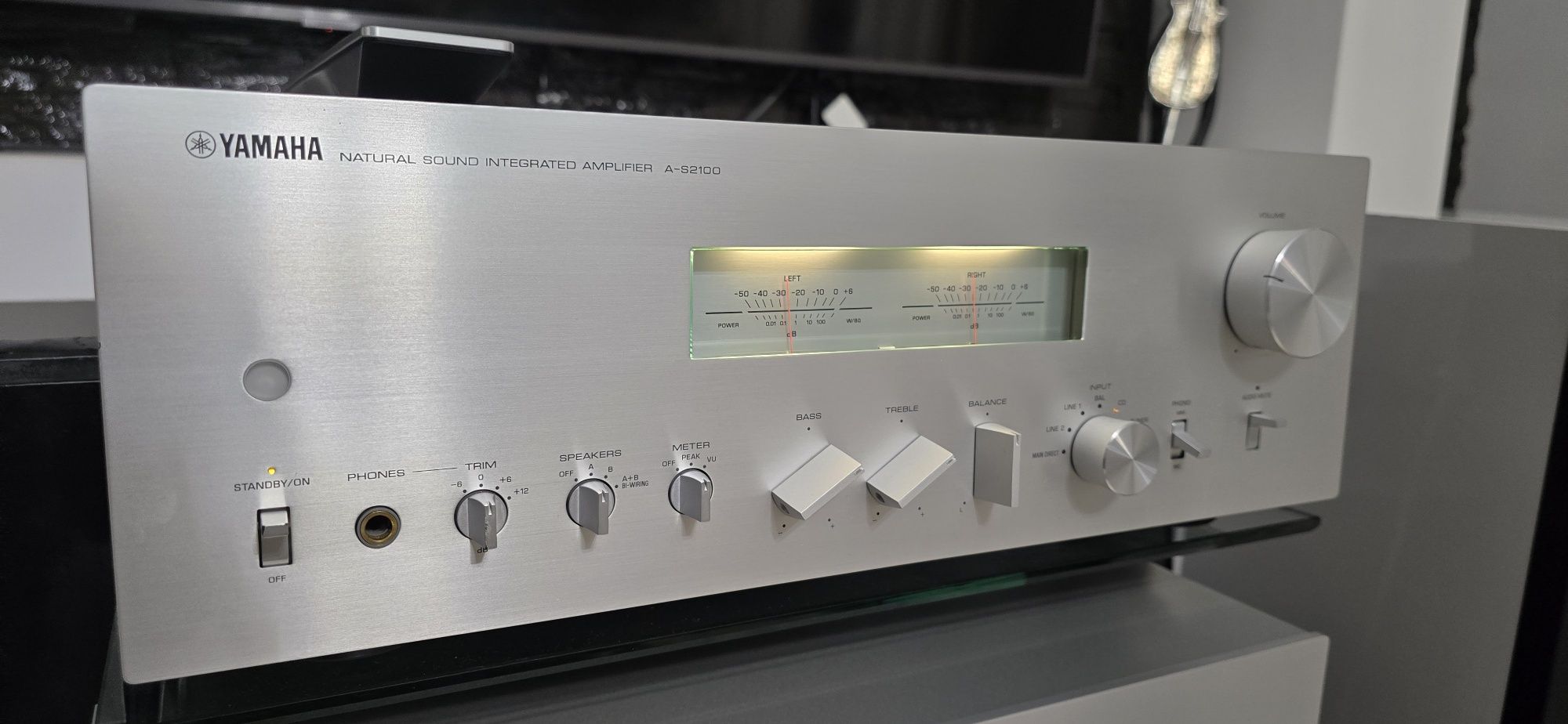 Amplificator stereo Yamaha AS-2100 XLR vu-metre 23.4 kg