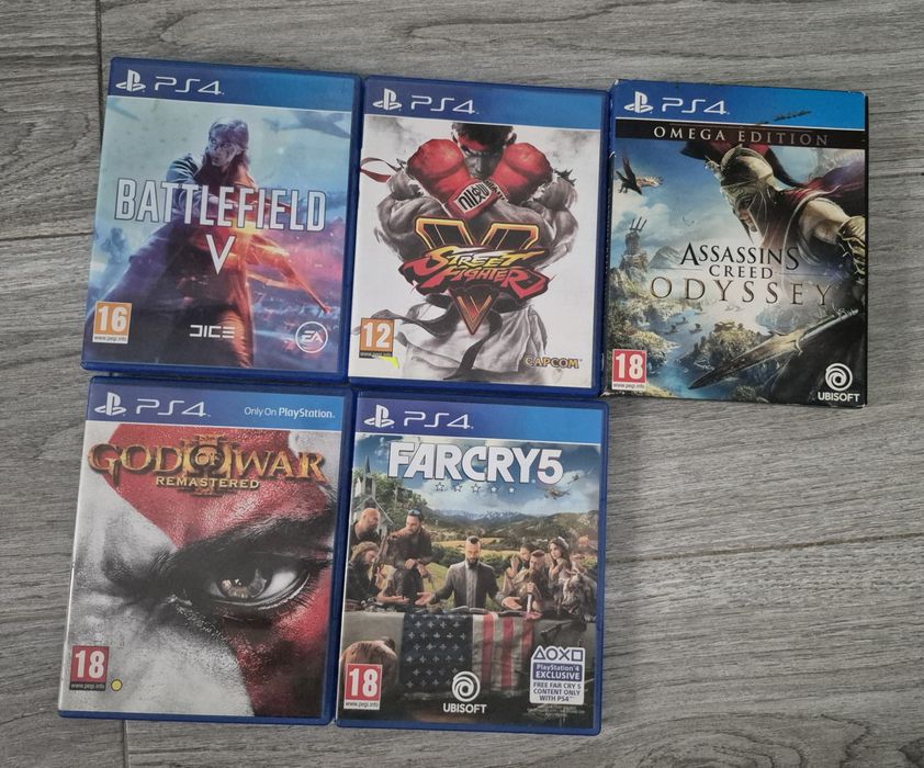 PlayStation 4 + 1 controller + 5 jocuri