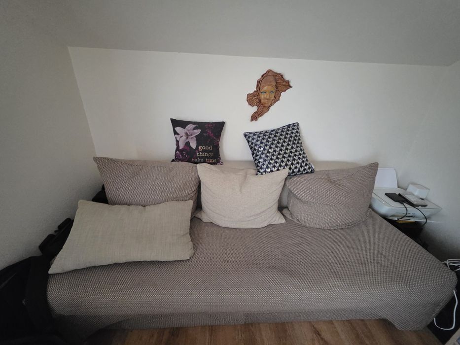 Vand urgent Canapea si birou