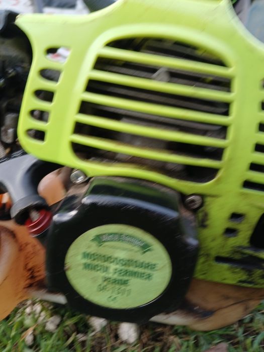 Motocoasa micul gradinar