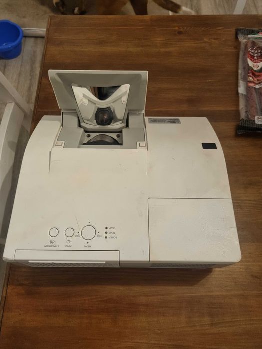 Proiector LCD Hitachi ED-A220N-3LCD