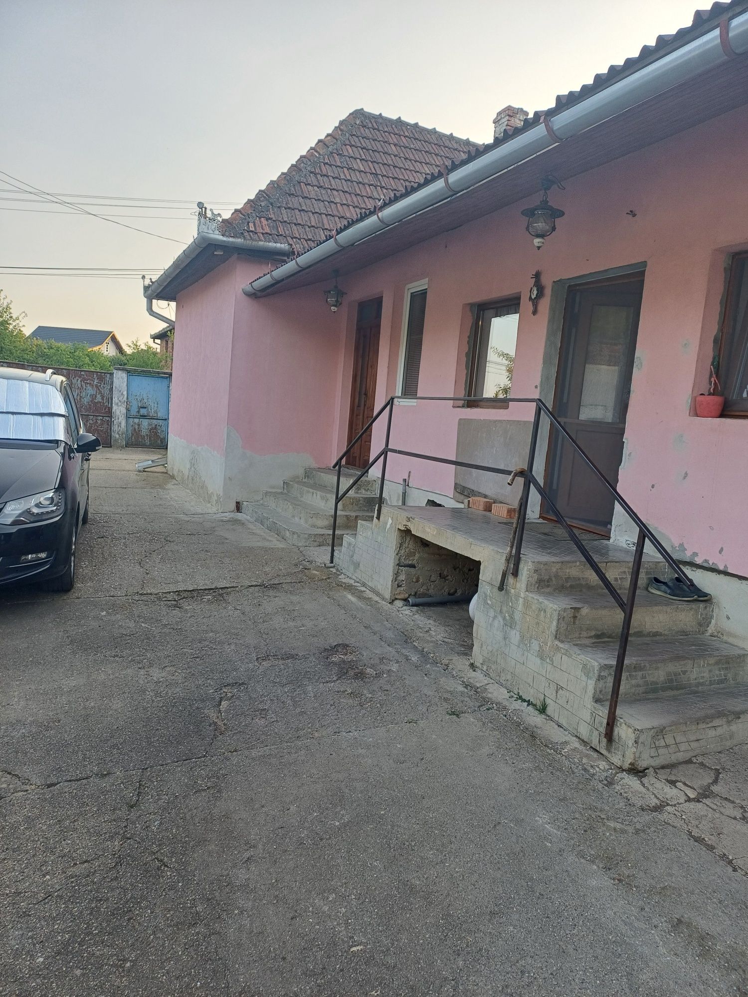 Casa de vanzare cu gradina
