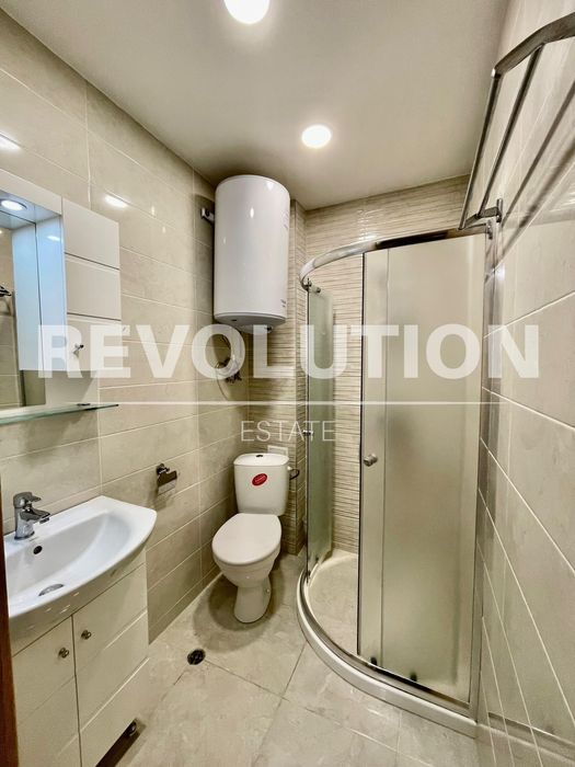 Дава се под наем Тристаен апартамент в Варна, Център - 70 кв.м за 1000 € - Снимка #6