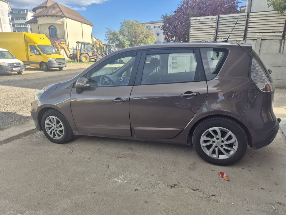 Renault Scenic 5 locuri