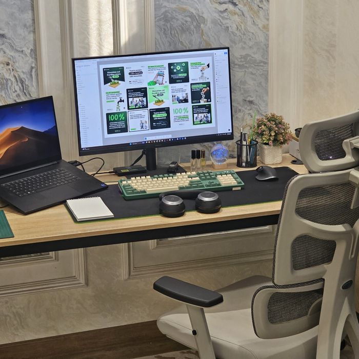 Samsung 2K monitor 27