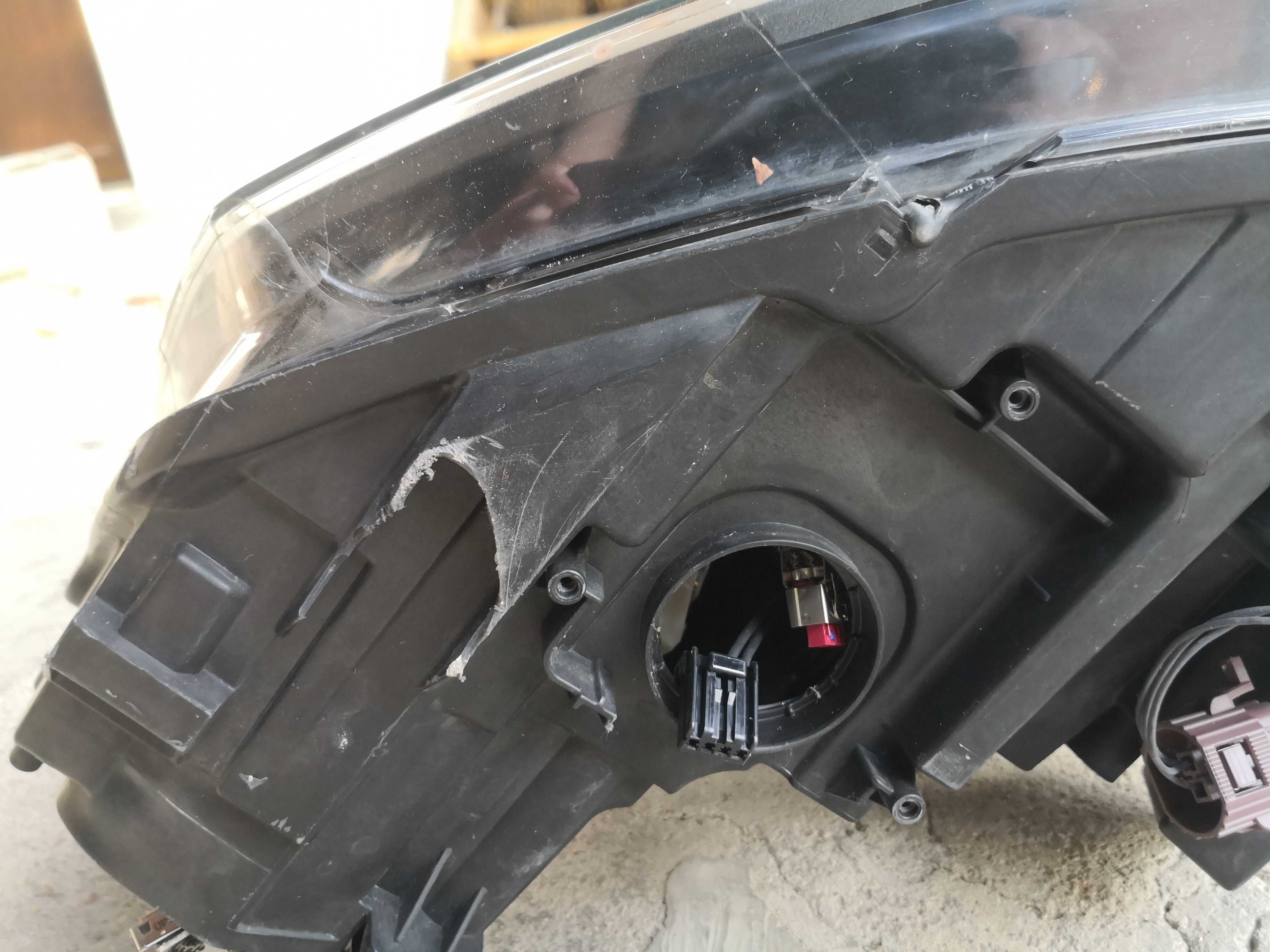 Фар VW Polo 6R Bi-Xenon LED десен/Фар Поло 6Р/Фар Polo 6R Оригинален