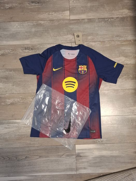 Vând tricou Barcelona Lamine Yamal #10