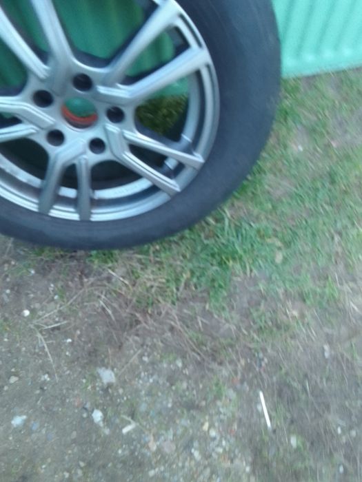 Продавам зимни гуми в добро състояние