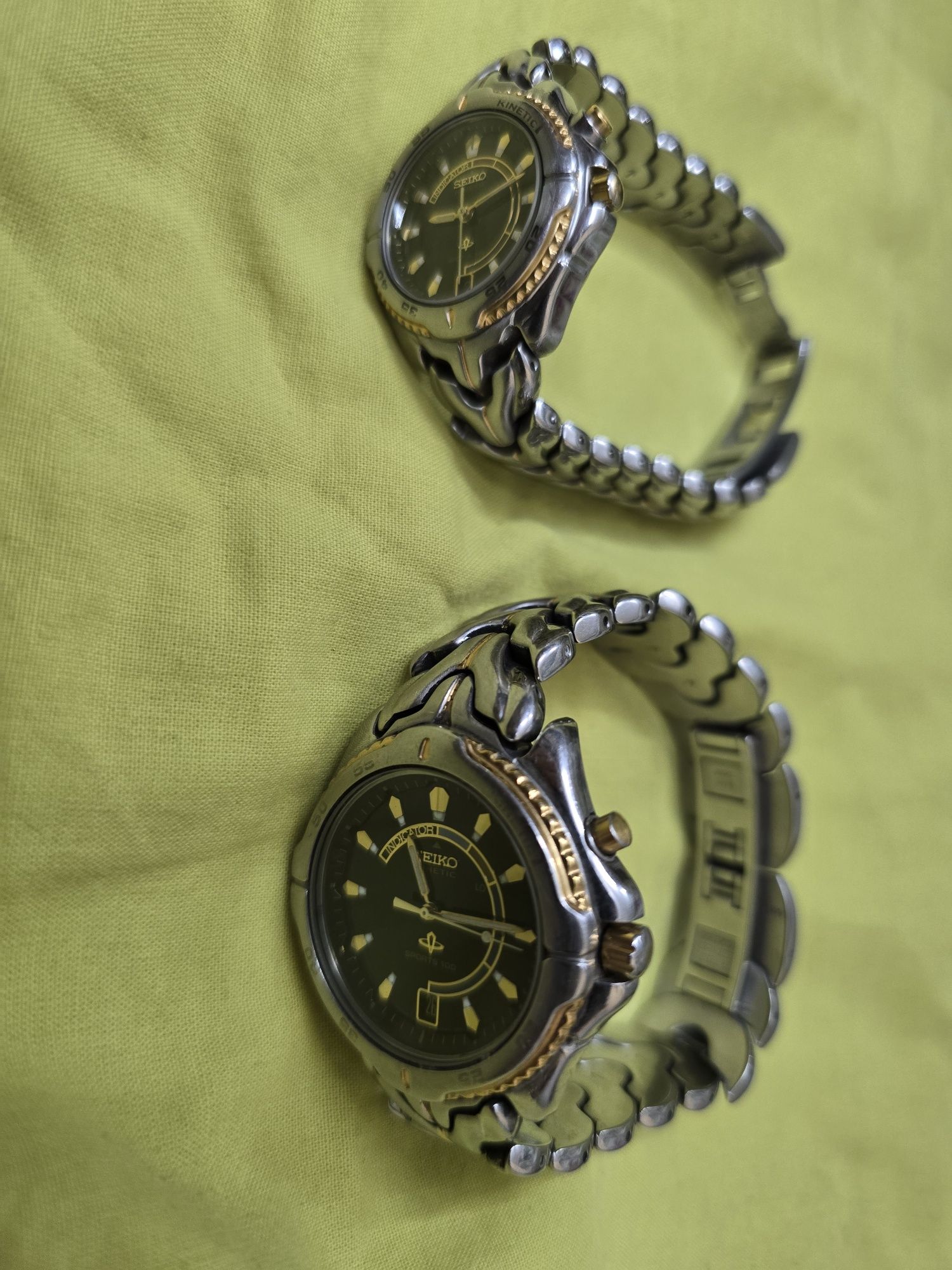 Seiko Kinetic, колекция от два часовника, еднакъв модел дамски и мъжки
