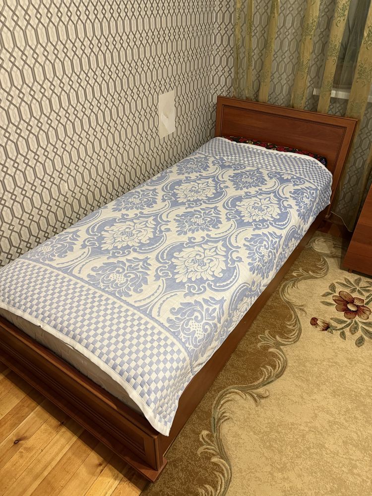 Продается мебель в отличном состоянии(шкаф, 2 кровать)