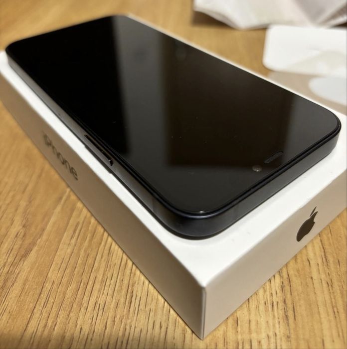 iPhone 12  93% Bateria