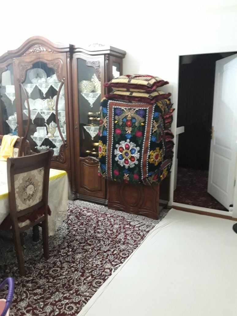 Qora qamish 2/1 da 5 xonali kvartira sotaman